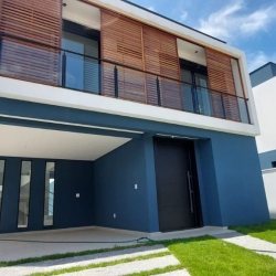 Casa Residencial com 180m², 3 quartos, 3 suítes, 2 garagens, no bairro Rio Tavares em Florianópolis