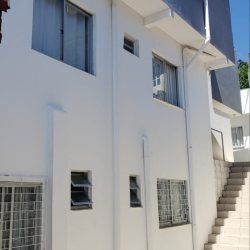 Casa Comercial com 700m², 2 garagens, no bairro Trindade em Florianópolis