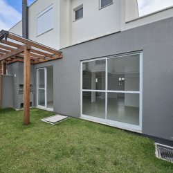 Casa em Condomínio com 96m², 3 quartos, 1 suíte, 1 garagem, no bairro Morro Das Pedras em Florianópolis