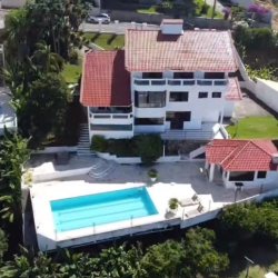 Casa em Condomínio com 424m², 4 quartos, 2 suítes, 2 garagens, no bairro Bosque Das Mansões em São José