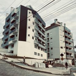 Cobertura com 95m², 2 quartos, 1 suíte, 2 garagens, no bairro Itacorubi em Florianópolis