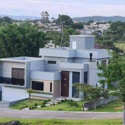 Casa em Condomínio com 236m², 4 quartos, 3 suítes, 4 garagens, no bairro Cachoeira Do Bom Jesus em Florianópolis