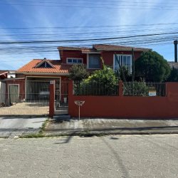 Casa Residencial com 260m², 3 quartos, 1 suíte, 2 garagens, no bairro Campeche em Florianópolis