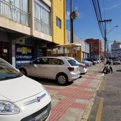 Loja com 130m², no bairro Campinas em São José