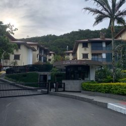 Apartamentos com 80m², 3 quartos, 1 suíte, 2 garagens, no bairro Praia Brava em Florianópolis