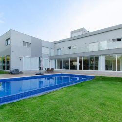 Casa em Condomínio com 942m², 6 quartos, 5 suítes, 4 garagens, no bairro Cacupé em Florianópolis