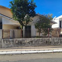 Casa Residencial com 149m², 2 quartos, 2 garagens, no bairro Córrego Grande em Florianópolis