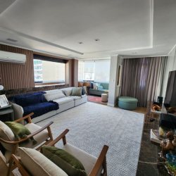 Apartamentos com 211m², 3 quartos, 3 suítes, 2 garagens, no bairro Centro em Florianópolis