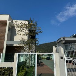 Casa em Condomínio com 117m², 3 quartos, 1 suíte, 2 garagens, no bairro Ribeirão Da Ilha em Florianópolis