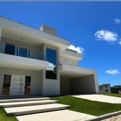 Casa em Condomínio com 400m², 4 quartos, 3 suítes, 4 garagens, no bairro Ingleses em Florianópolis