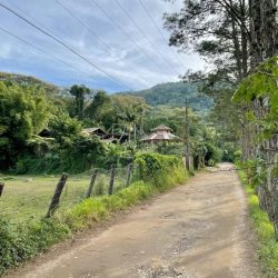 Terrenos Residenciais com 555m², no bairro Rio Tavares em Florianópolis