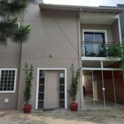 Casa Residencial com 136m², 3 quartos, 1 suíte, 2 garagens, no bairro Campeche em Florianópolis