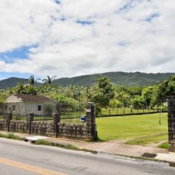 Casa Residencial com 320m², 4 quartos, 3 suítes, 4 garagens, no bairro Ribeirão Da Ilha em Florianópolis