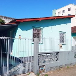 Casa Residencial com 79m², 2 quartos, 1 garagem, no bairro Estreito em Florianópolis