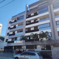 Apartamentos com 98m², 3 quartos, 3 suítes, 3 garagens, no bairro Trindade em Florianópolis