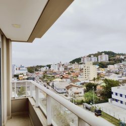 Apartamentos com 93m², 3 quartos, 1 suíte, 2 garagens, no bairro Pantanal em Florianópolis