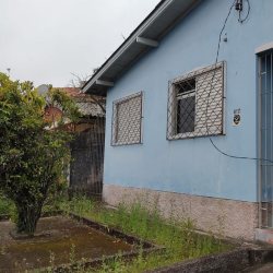 Casa Residencial com 68m², 3 quartos, 1 garagem, no bairro Capoeiras em Florianópolis