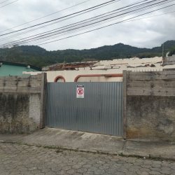 Casa Residencial com 300m², 8 quartos, 4 garagens, no bairro Monte Verde em Florianópolis