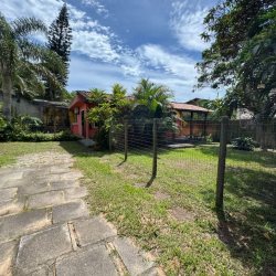 Casa Residencial com 91m², 1 quarto, 1 suíte, 4 garagens, no bairro Campeche em Florianópolis