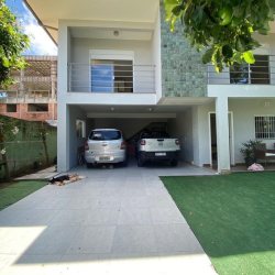 Casa Residencial com 360m², 4 quartos, 3 suítes, 2 garagens, no bairro Ingleses do Rio Vermelho em Florianópolis