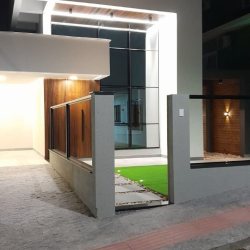 Casa Residencial com 202m², 3 quartos, 1 suíte, 2 garagens, no bairro Pedra Branca em Palhoça