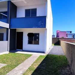 Casa Residencial com 92m², 2 quartos, 2 suítes, 2 garagens, no bairro São João Do Rio Vermelho em Florianópolis