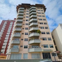 Apartamentos com 211m², 4 quartos, 2 suítes, 2 garagens, no bairro Centro em Florianópolis