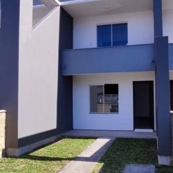 Casa Residencial com 91m², 3 quartos, 2 suítes, 2 garagens, no bairro São João Do Rio Vermelho em Florianópolis