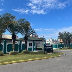 Casa Residencial com 306m², 4 quartos, 4 suítes, 4 garagens, no bairro Campeche em Florianópolis