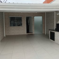 Casa Residencial com 51m², 2 quartos, 3 garagens, no bairro Forquilhas em São José