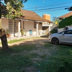 Casa Residencial com 70m², 2 quartos, 2 garagens, no bairro Sambaqui em Florianópolis