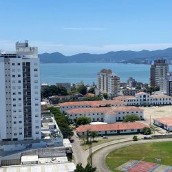 Apartamentos com 76m², 2 quartos, 1 suíte, 1 garagem, no bairro Estreito em Florianópolis